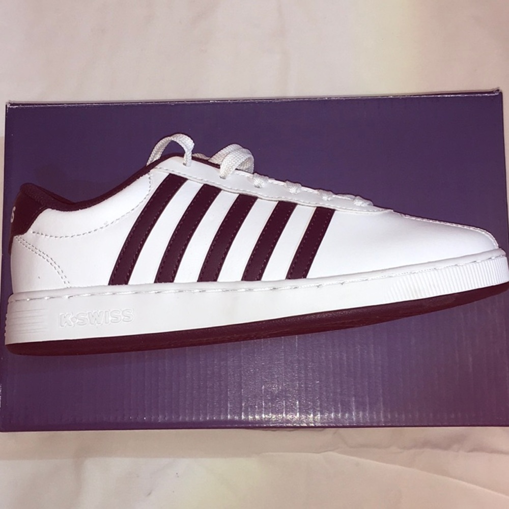 Sneakers 👟 - Picture 2 of 7
